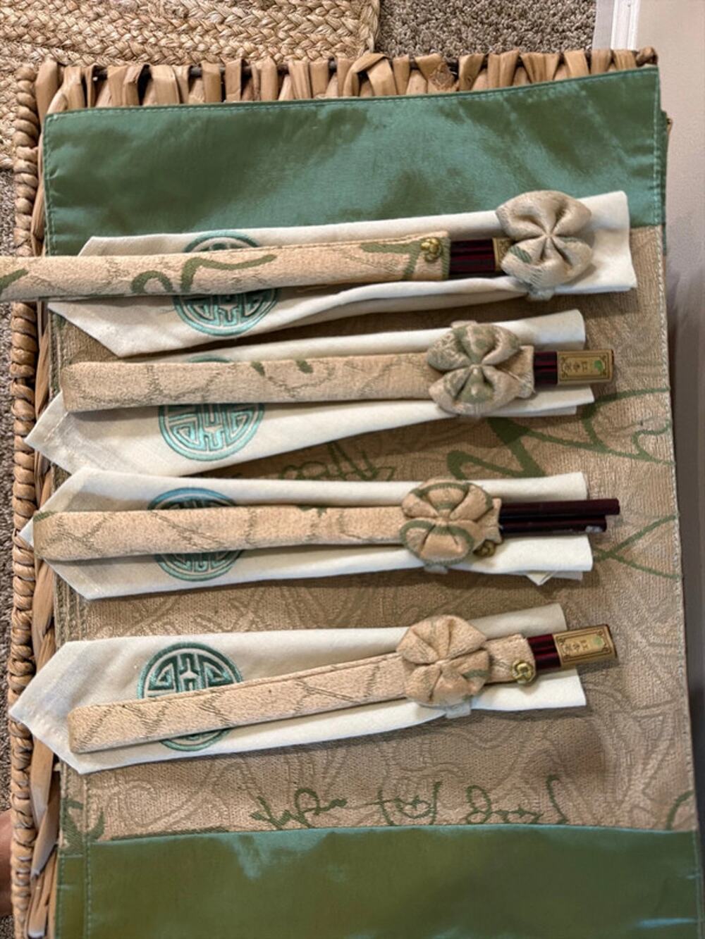 New 16-Pce Asian Insp Table Setting 4 mats, Napkins, Napkin Rings & Chopsticks